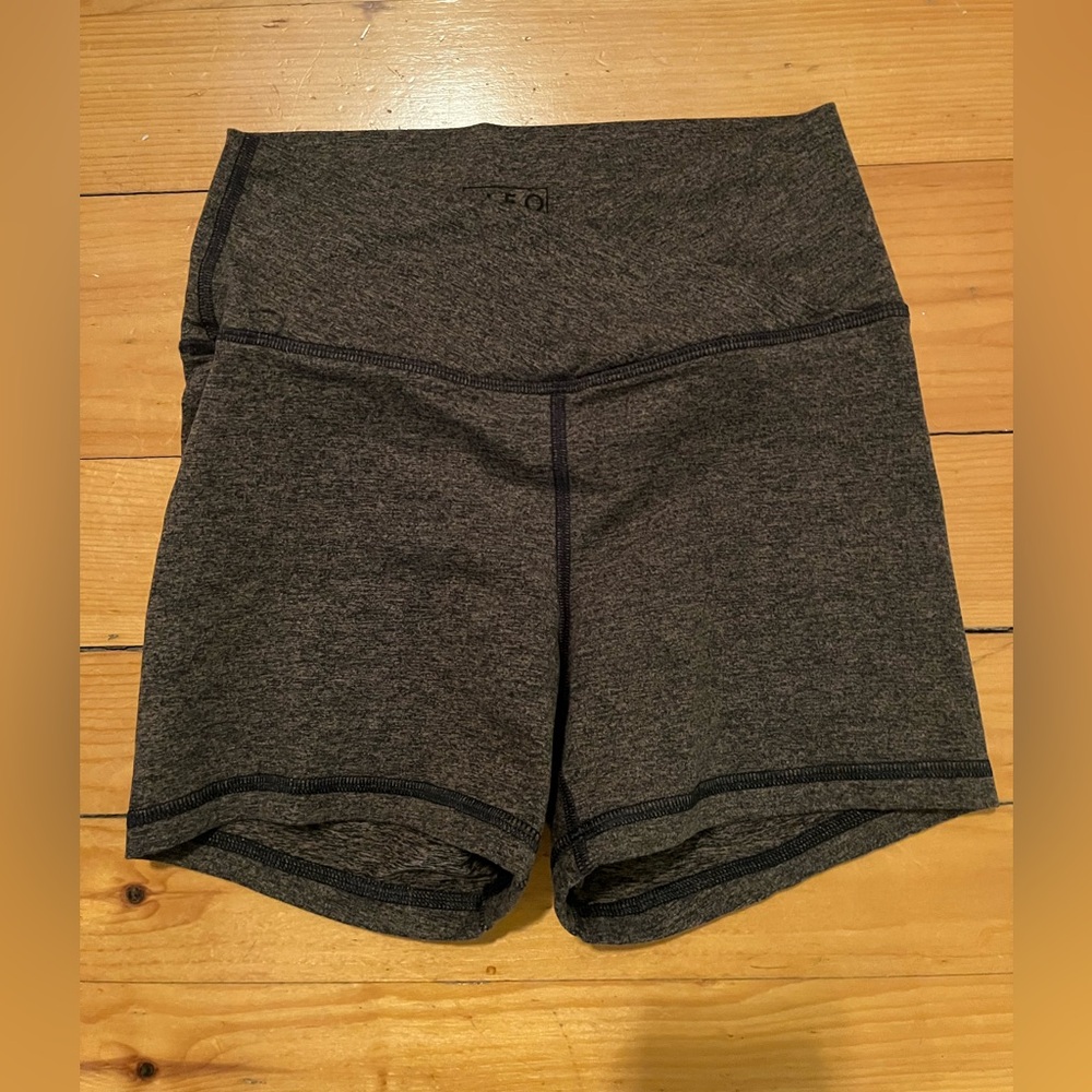 FLEO crossover waist shorts, toffee brown, small